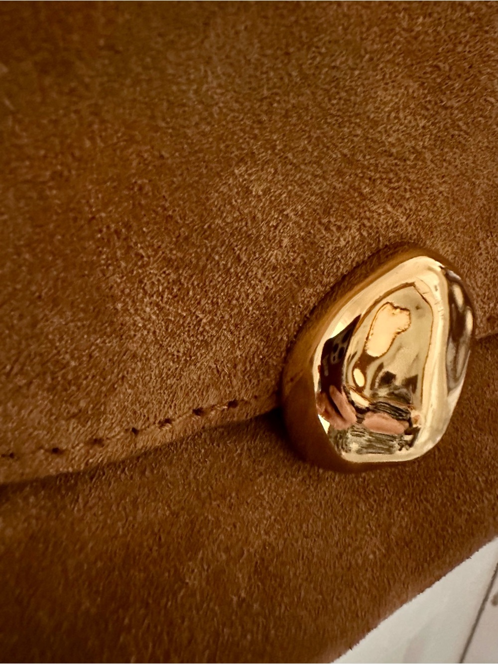 Madewell “Dakota” Large Tan Suede Saddle Crossbody Bag with Gold-Tone Hardware - Picture 11 of 15